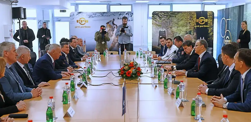 Prime Minister and Minister of Defence touring the factories Prvi Partizan in Užice and Valjaonica Bakra in Sevojno and the Industrial Complex Livnica in Guča