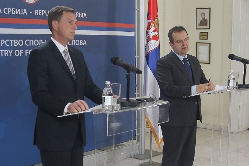 Miro Cerar, left, and Ivica Dacic at today's press conference