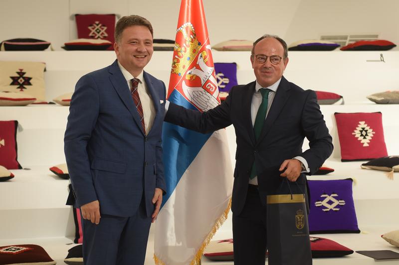 Serbian government, Oracle sign Memorandum of Understanding