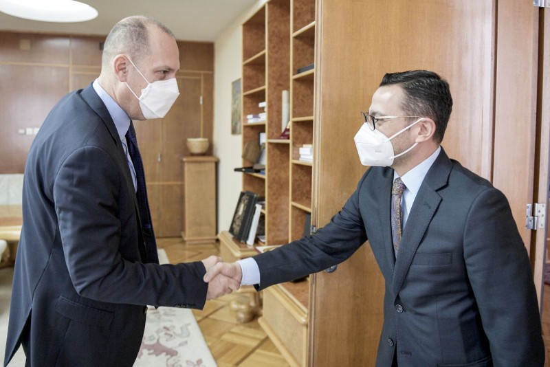 Zlatibor Loncar, left, and Mohamed Hammam