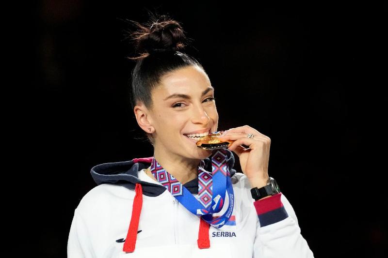 Ivana Vuleta defends long jump gold