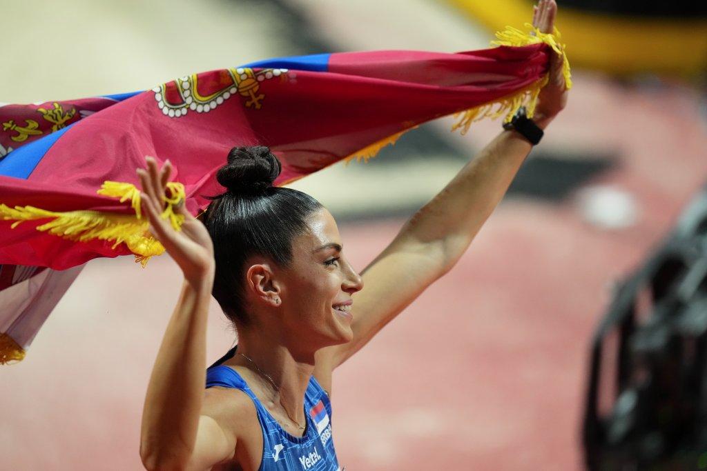 Ivana Vuleta defends long jump gold