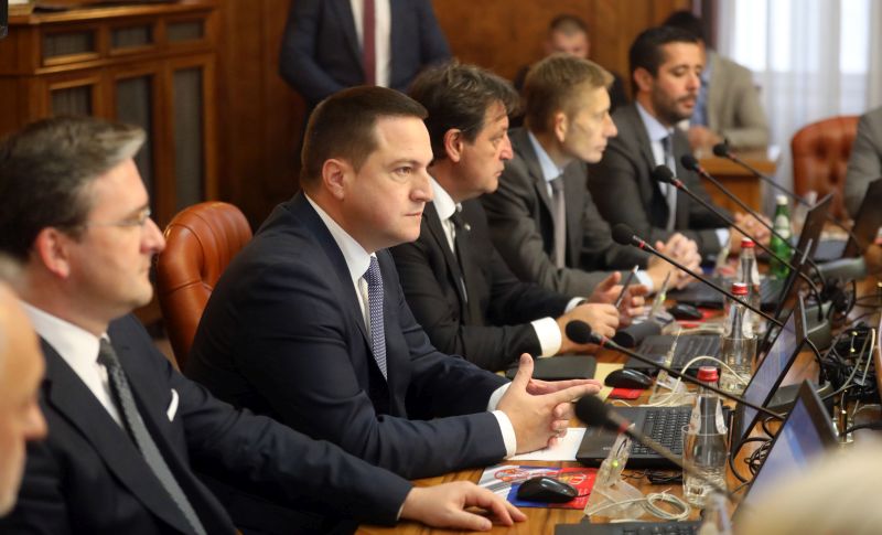 Government adopts resolutions necessary for functioning of Prime Minister Brnabic's office