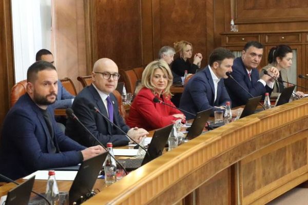 Government of Serbia adopts several decrees, decisions