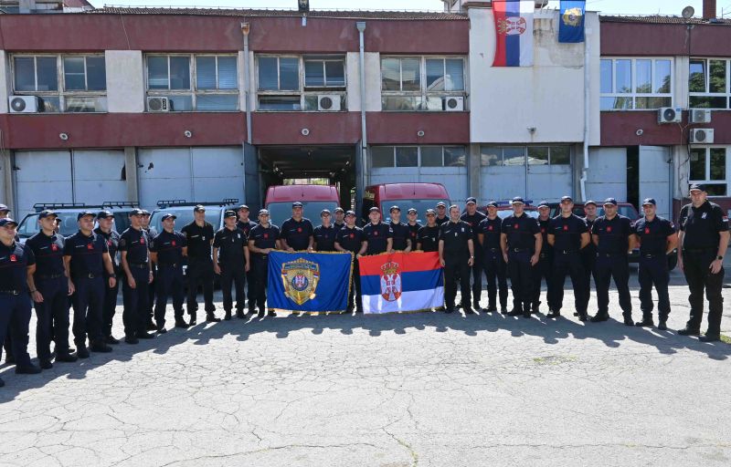 Serbia sends 30 firefighters to help put out wildfires in Greece