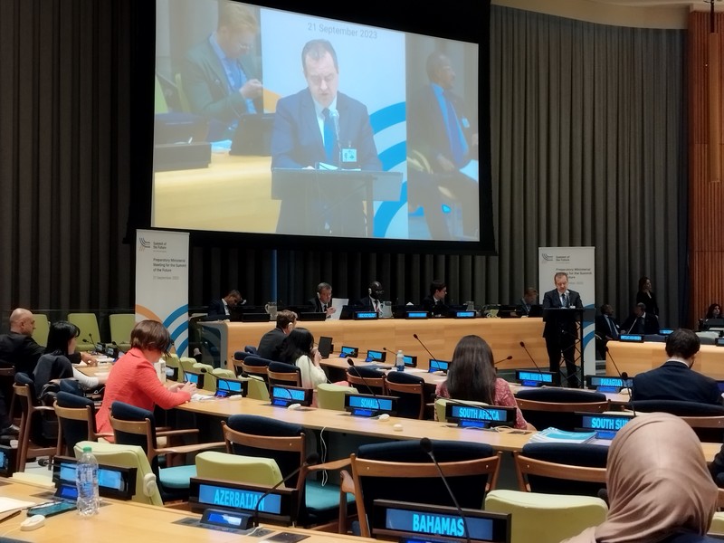 Dacic speaks with heads of diplomacy of Jamaica, Kazakhstan, Palau