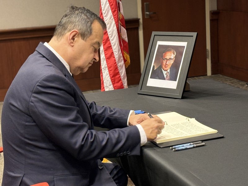 Dacic signs book of condolence on occasion of death of Henry Kissinger