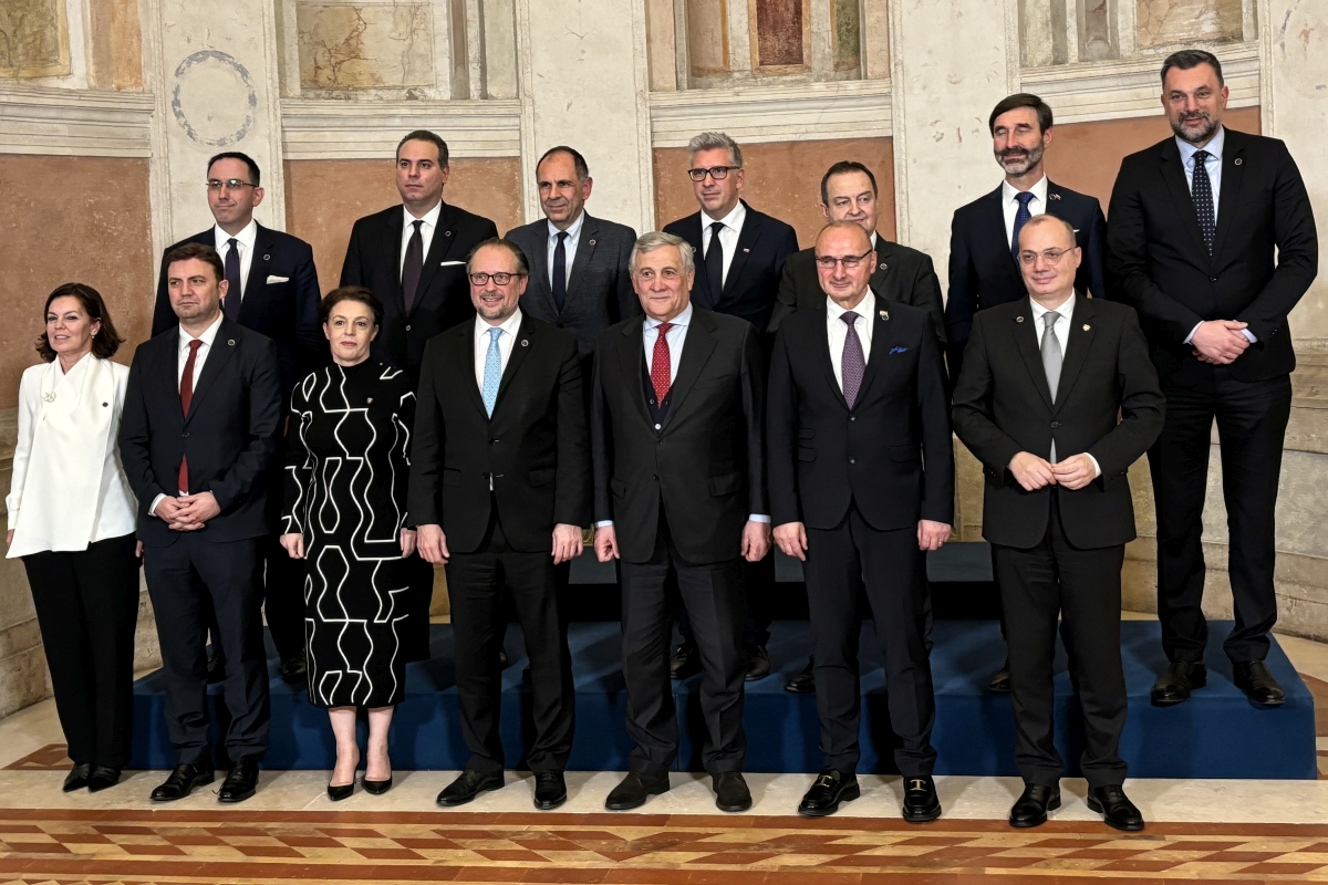 Joint photo of participants in Ministerial Meeting on Western Balkans