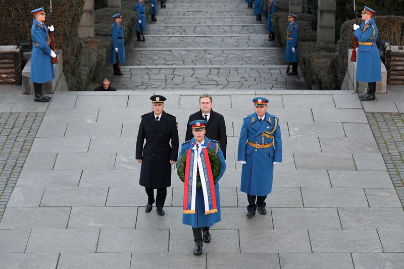 Wreath laid at Monument to Unknown Hero on Avala on occasion of Statehood Day