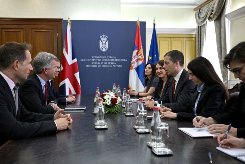 Improving cooperation with UK in field of economy, education