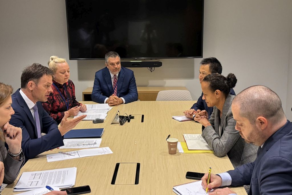 Continued cooperation with IMF to strengthen economic stability