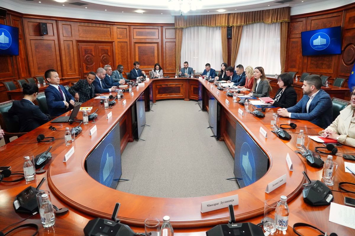 Serbia on right track to strengthening, developing its economy