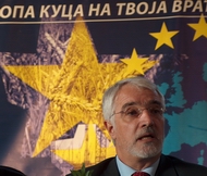 Мирољуб Лабус током конференције за новинаре у хотелу "Петрус" у Параћину