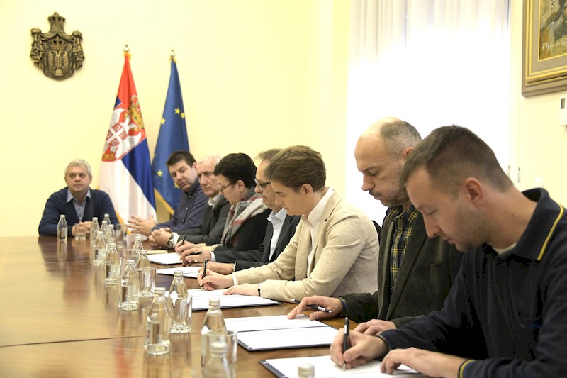 Потписан споразум између Владе и радника ЈП "Пошта Србије"