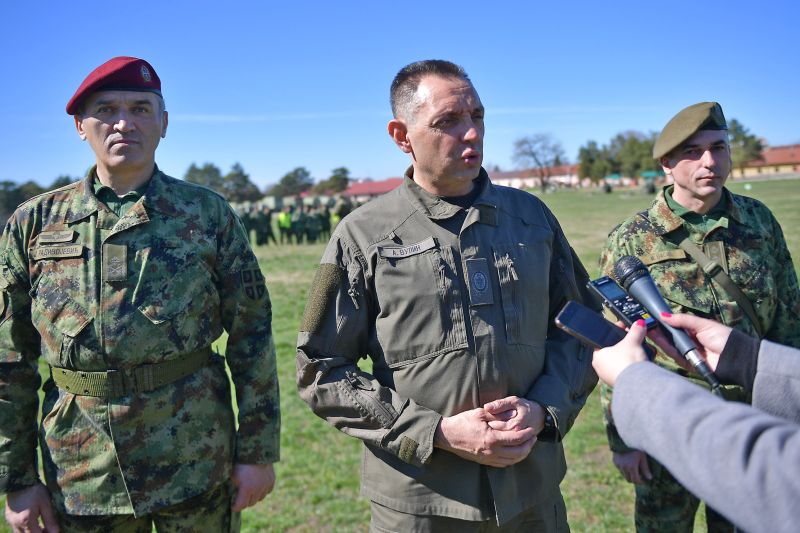 Војска примењује све прописане мере у борби против COVID-19