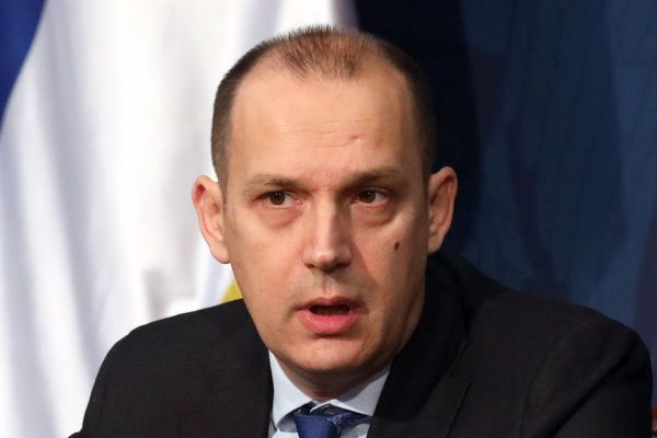 Влада за неколико дана о обавезној вакцинацији медицинских радника