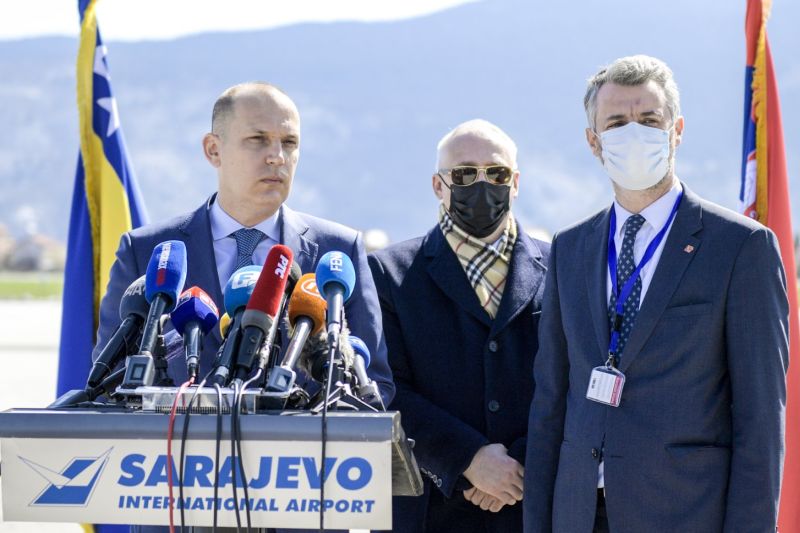 Лончар уручио донацију Србије од 10.000 вакцина Кантону Сарајево