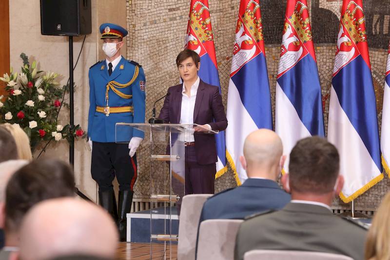 Брнабић уручила одликовања припадницима система одбране