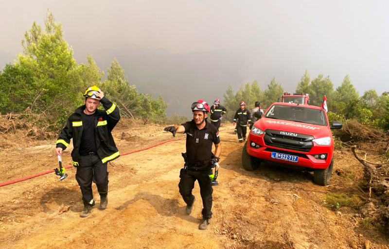 Српски ватрогасци учествују у гашењу пожара на Евији