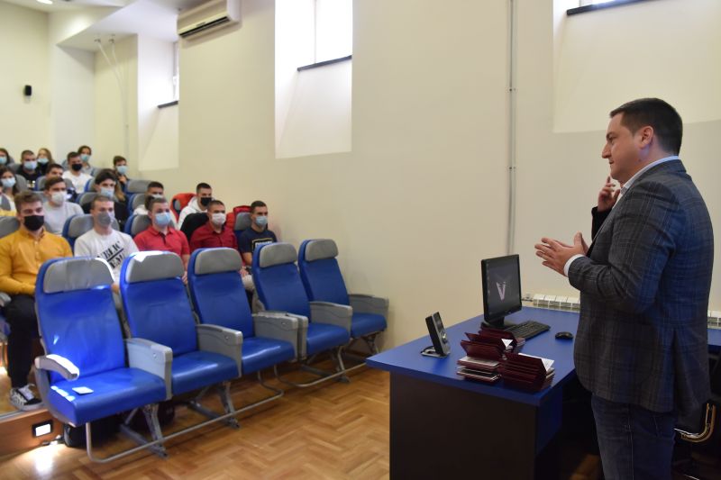 Prva generacija studenata na Vazduhoplovnoj akademiji
