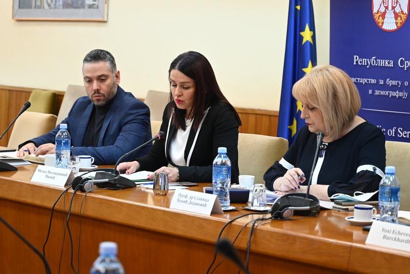 Brigom o porodici moguće unaprediti demografsku sliku Srbije