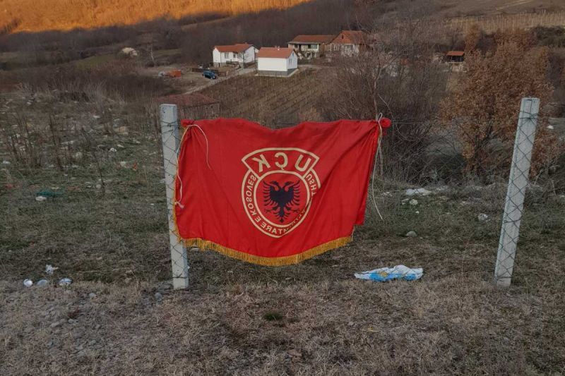 Застава УЧК на улазу у Велику Хочу отворена претња Србима