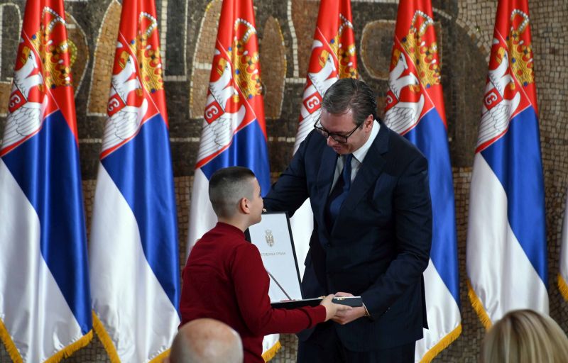 Председник Србије одликовао заслужне појединце и институције поводом Дана државности