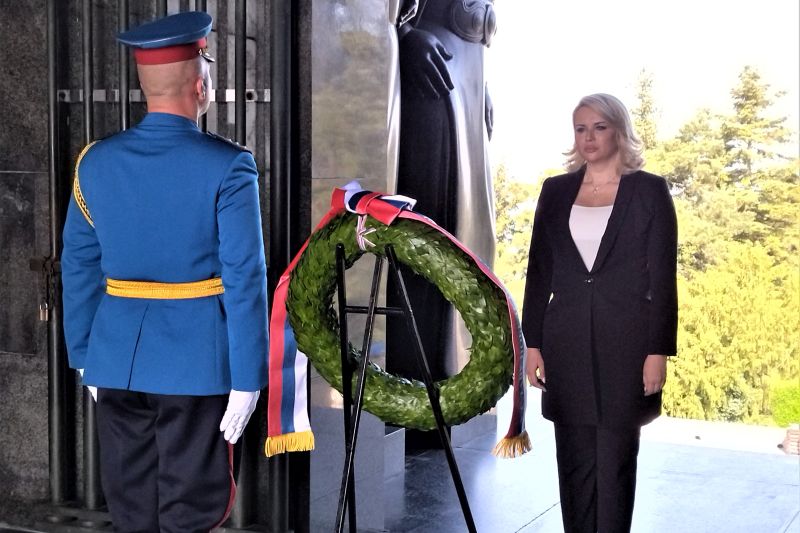 Кисић положила венац на Споменик незнаном јунаку