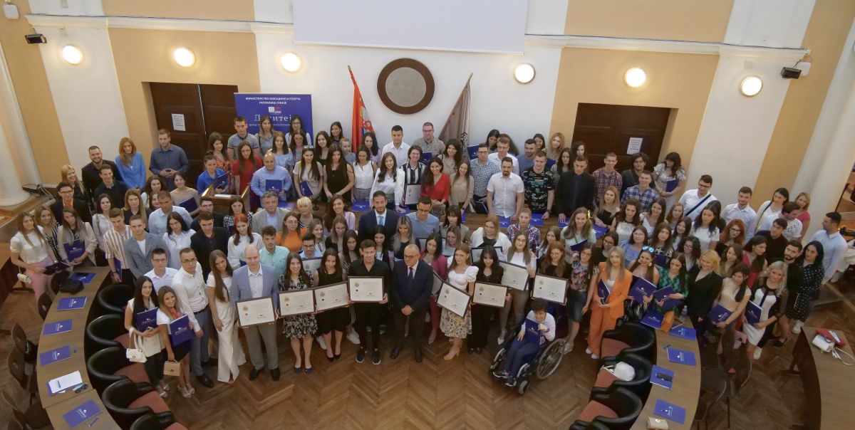 Стипендије за 209 најбољих студената Универзитета у Нишу