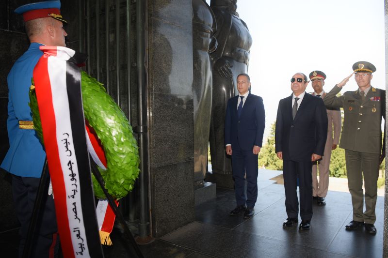 Председник Египта положио венац на Споменик незнаном јунаку на Авали