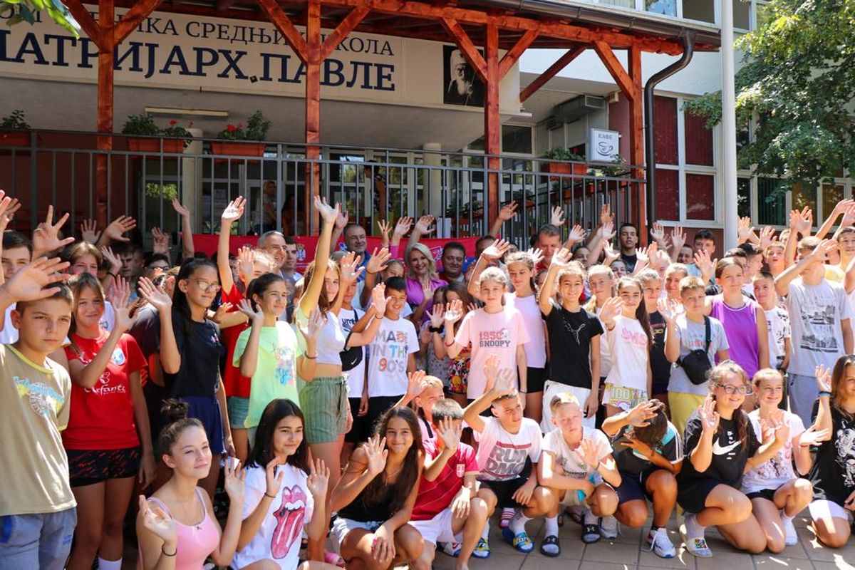 Кисић посетила децу из дијаспоре учеснике спортског кампа „Србија те зове 2022“