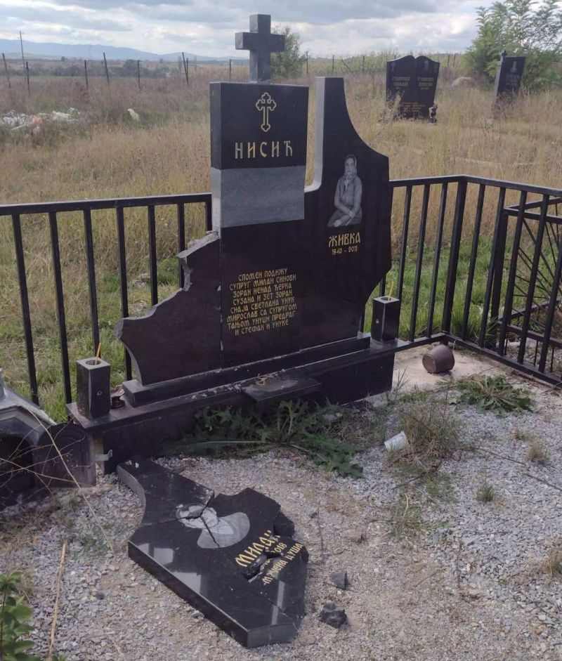 Нови случај скрнављења на српском гробљу у Клокоту
