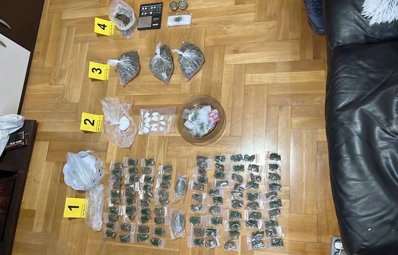 Ухапшена једна особа у Миријеву због продаје дроге