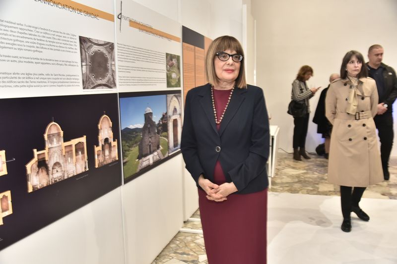 Гојковић отворила изложбу посвећену српској владарки Јелени Анжујској