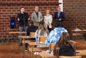 Осмаци полагали пробни тест из српског, односно матерњег језика