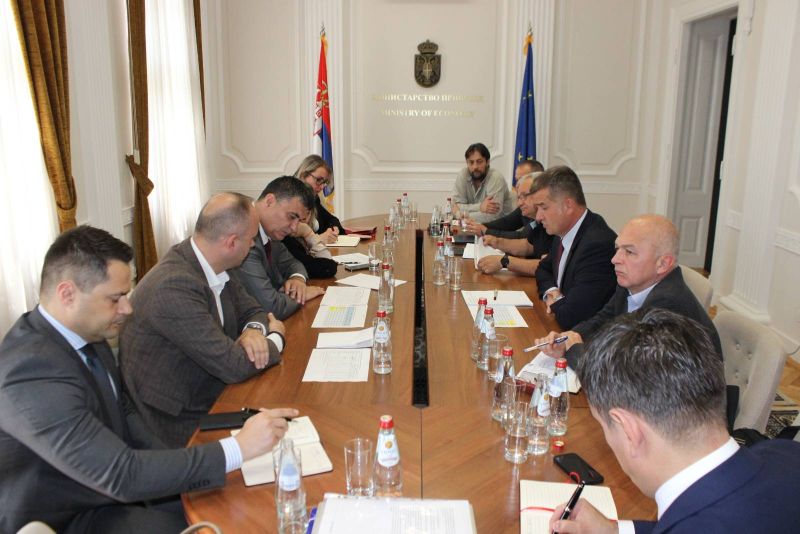 У току преговори о проналажењу решења за зараде радника „Петрохемије”