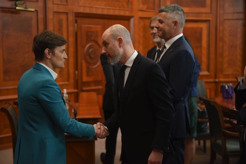 Приоритет Владе очување мира и стабилности
