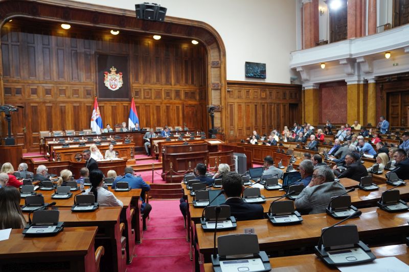 Скупштина Србије разрешила Радета Басту дужности министра привреде