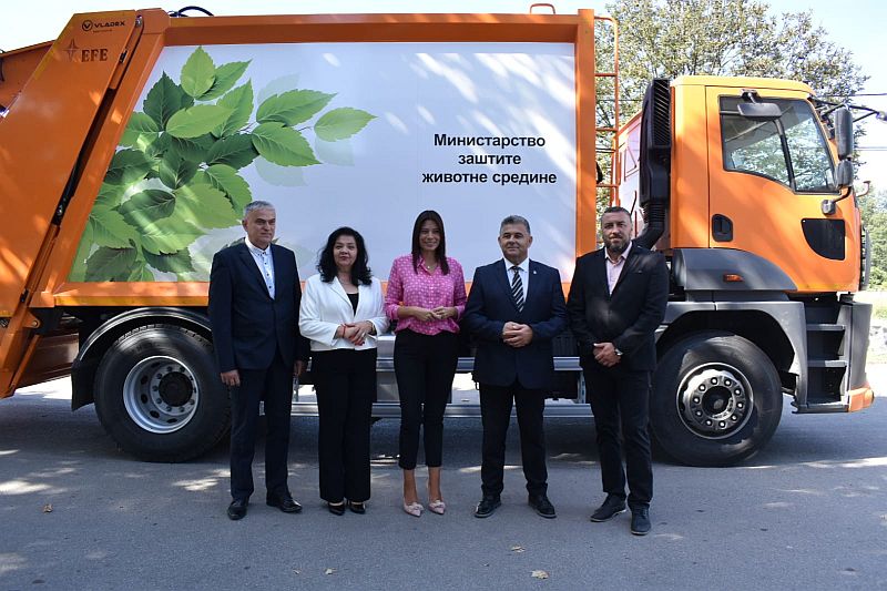 Нова опрема за унапређење система управљања отпадом у Малом Црнићу