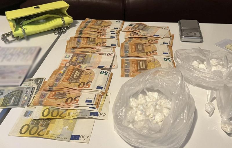 Ухапшене две особе због продаје дроге