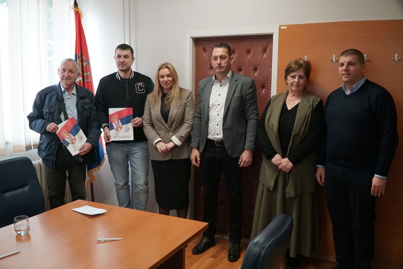 Уручени кључеви станова избеглицама из БиХ и Хрватске у Новој Црњи