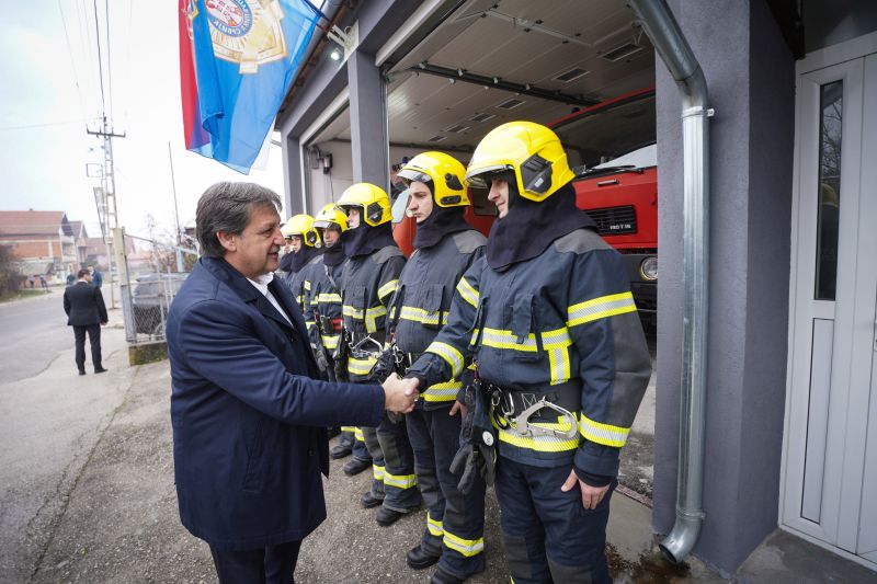МУП ради на изградњи и обнављању ватрогасних јединица
