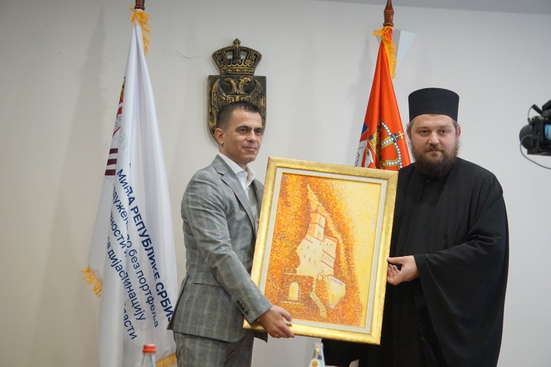 Очувати национални идентитет Срба који живе ван граница наше земље