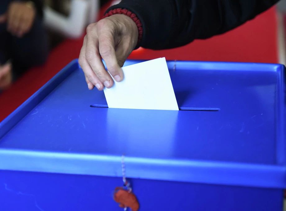 У Србији данас парламентарни, покрајински и локални избори