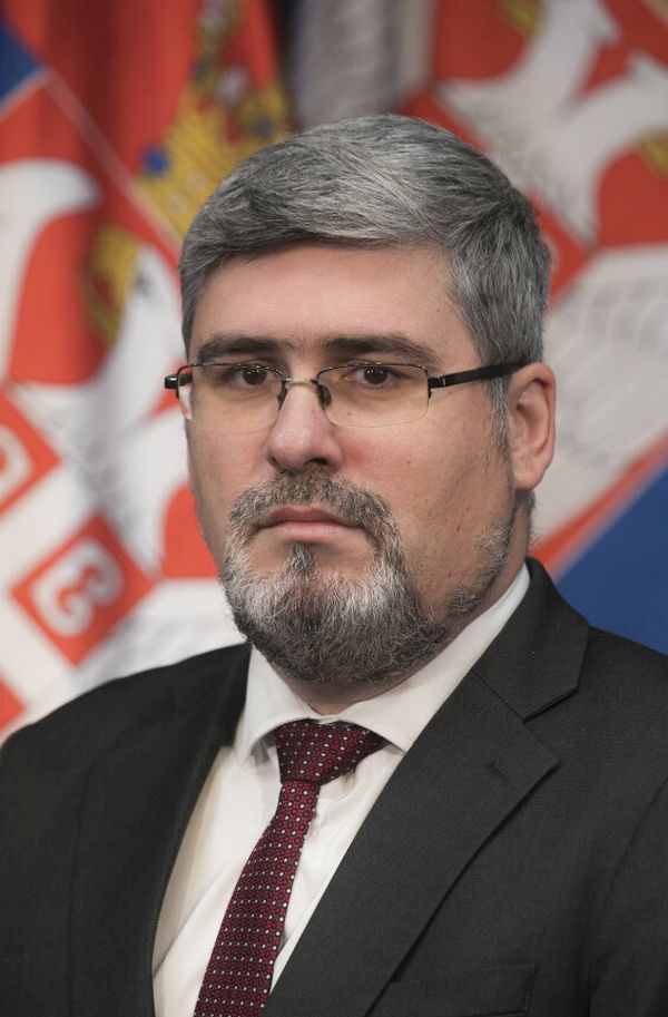 Немања Старовић