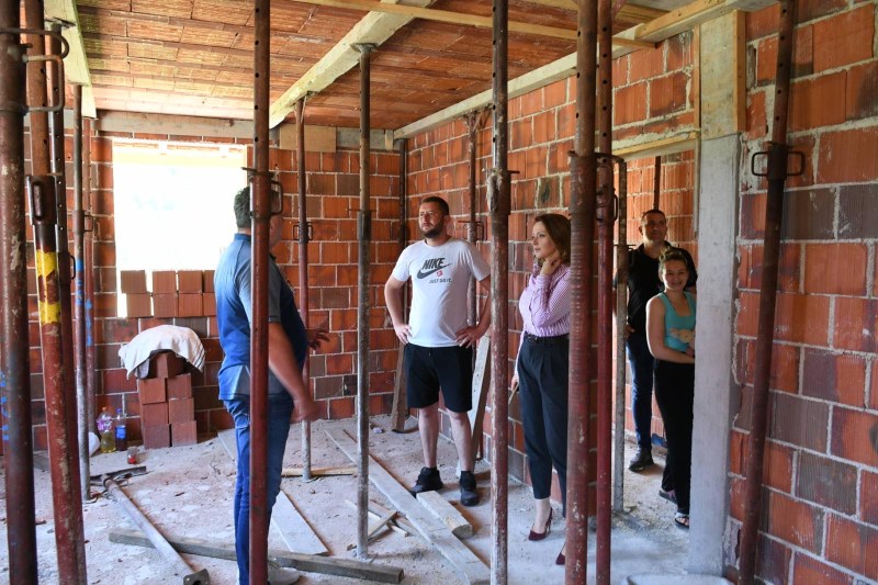 Стамбено збрињавање кључно у опстанку Срба на Косову и Метохији