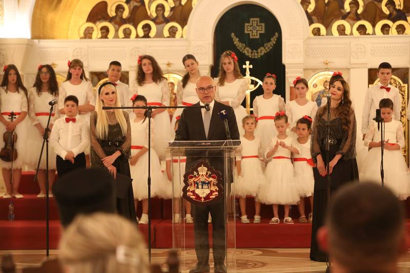 Влада ради на побољшању положаја деце, мајки и породица