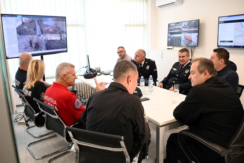 Безбедно дислоцирана и уништена артиљеријска граната из Влајковићеве улице