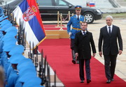 Медведев дочекан у Београду уз највише државне почасти