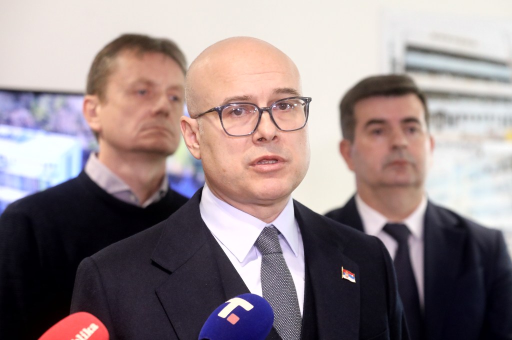 Задатак државе да обезбеди боље услове лечења у целој земљи